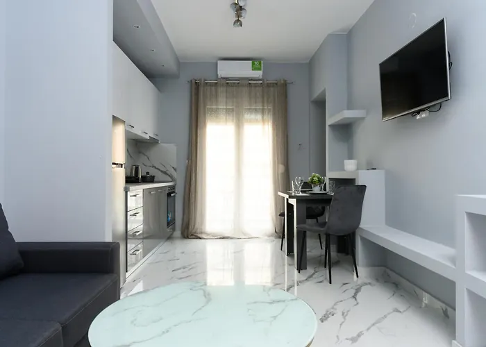 Urban Luxury Side 1 Apartment *