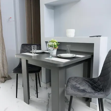 Urban Luxury Side 1 * סלוניקי