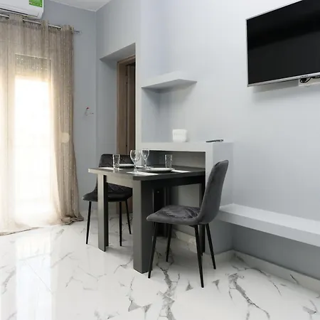 Urban Luxury Side 1 *